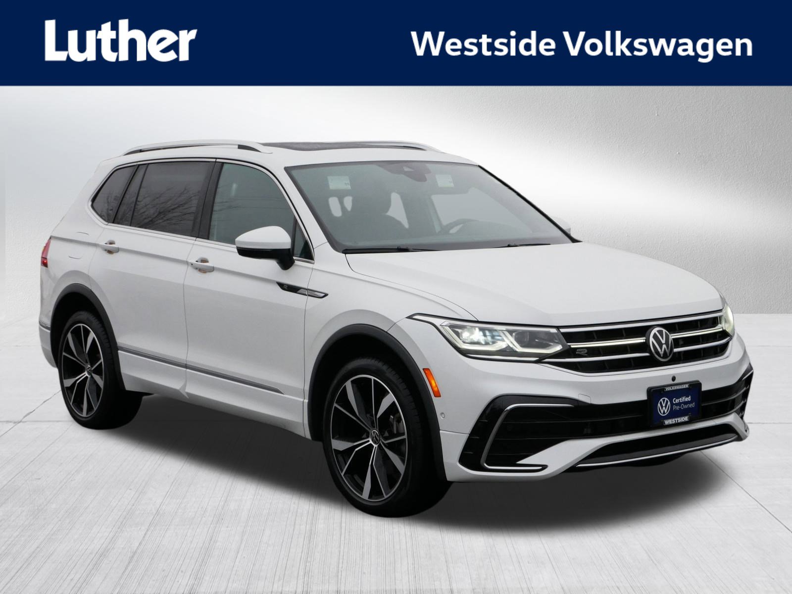 Certified 2022 Volkswagen Tiguan SEL R-Line image 1