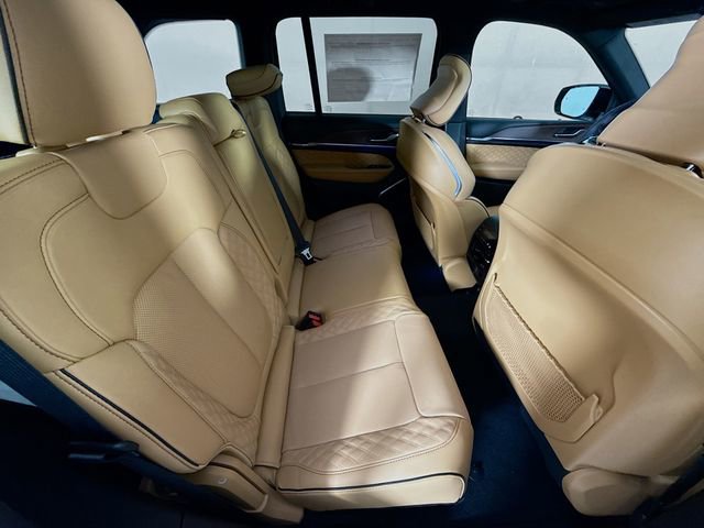 New 2025 Jeep Grand Cherokee Summit w/ Obsidian Package image 27