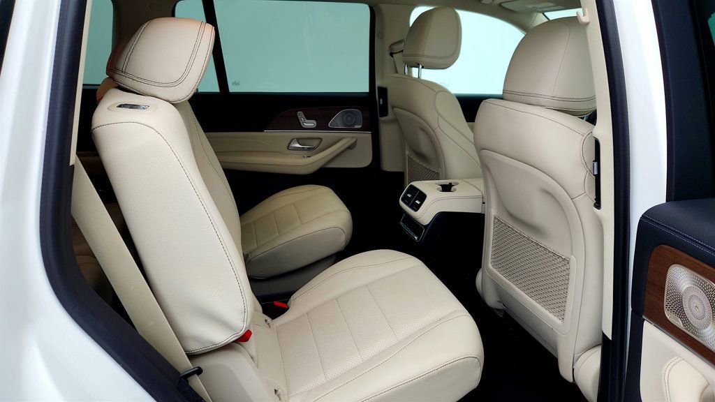 Used 2024 Mercedes-Benz GLS 450 4MATIC image 23