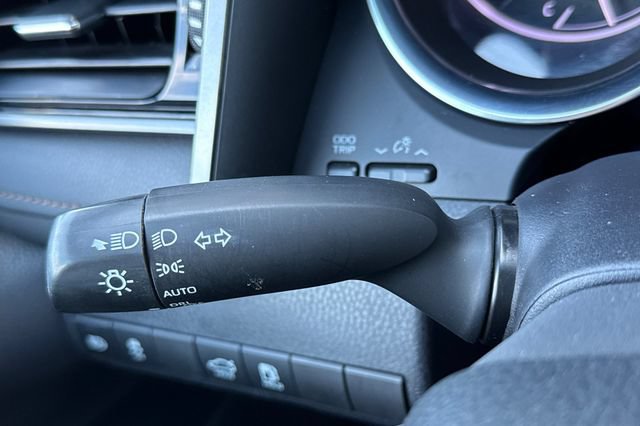 Used 2019 Toyota Camry LE FWD image 35