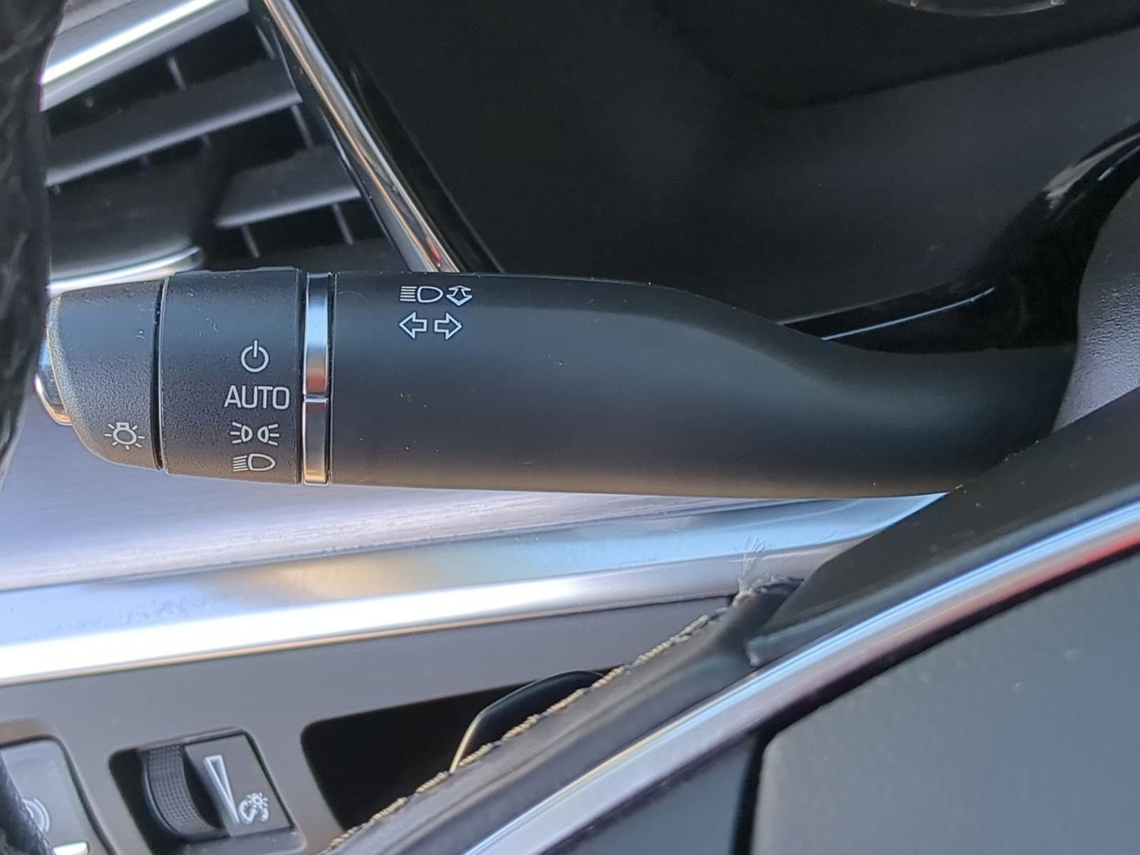 Used 2018 Cadillac XT5 Luxury image 31