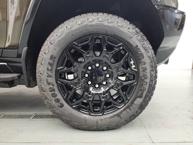 New 2025 GMC Hummer EV 2X image 26