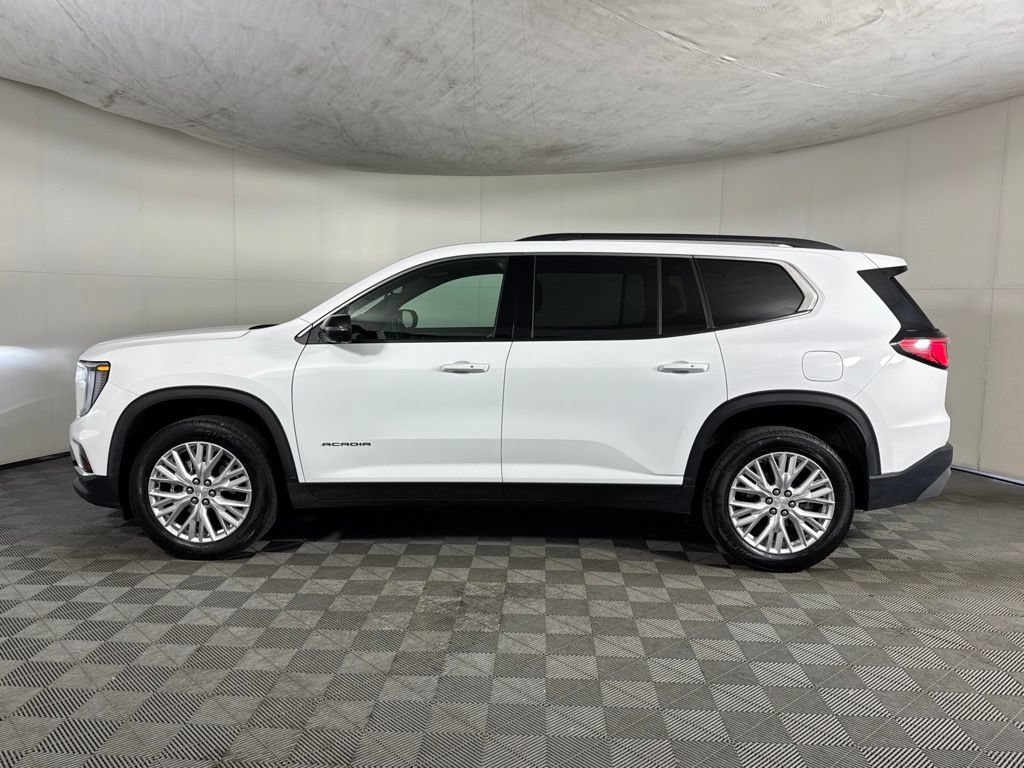 Certified 2026 GMC Acadia Elevation w/ Elevation Premium Package AWD/4WD image 13