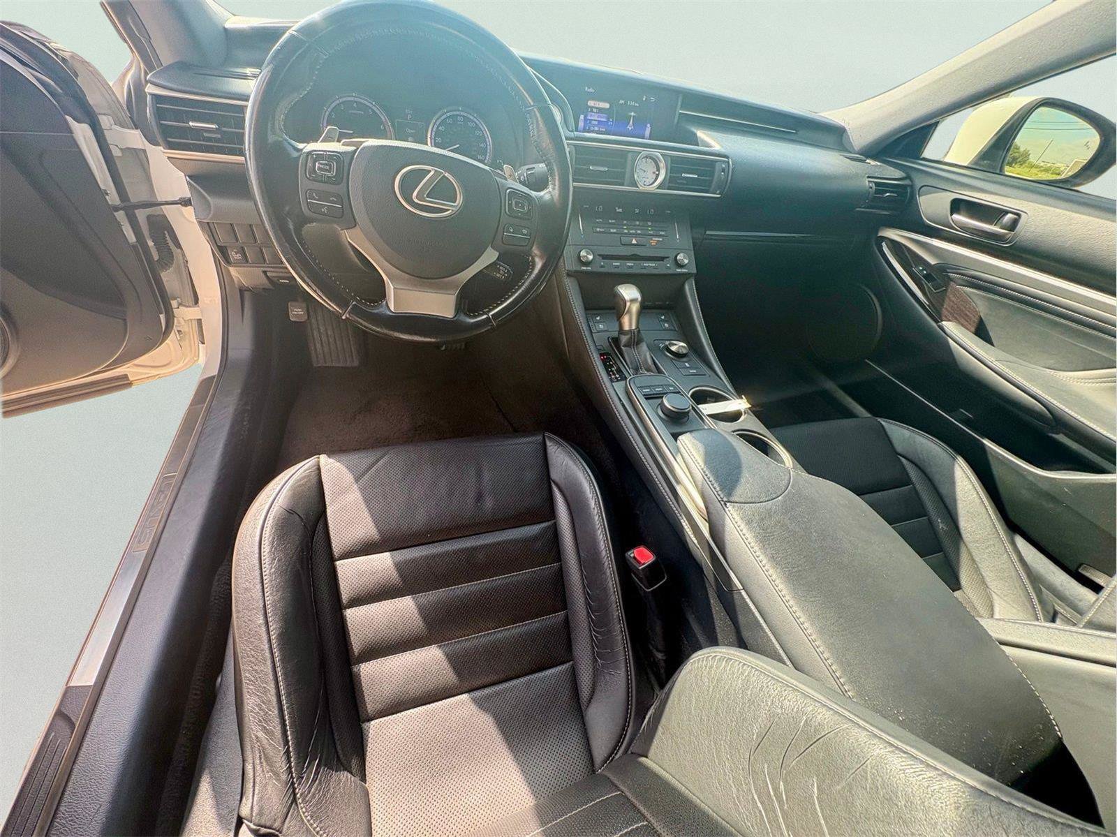 Used 2016 Lexus RC 200t w/ Premium Package RWD image 11