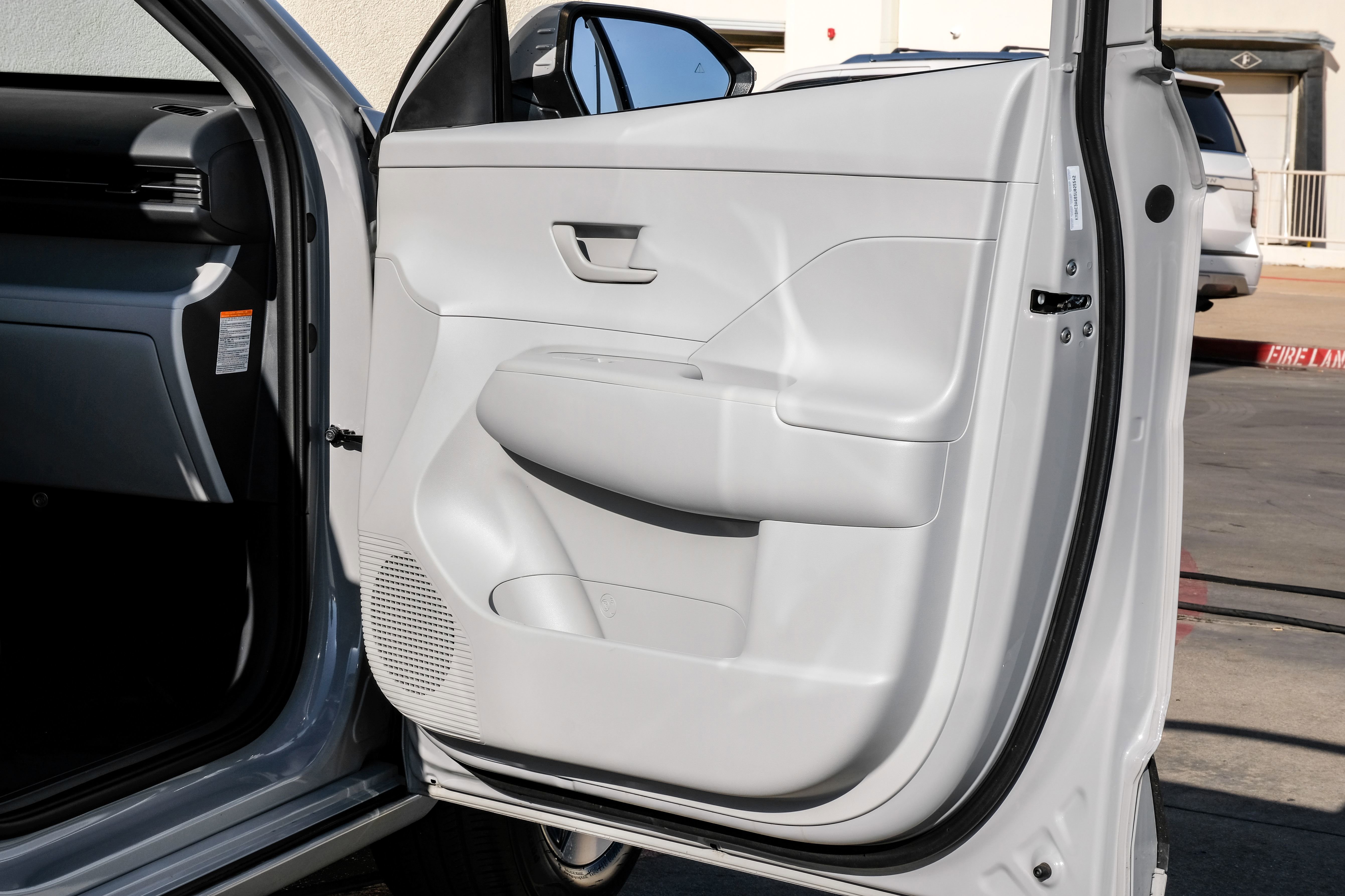 Used 2025 Hyundai Kona SEL FWD image 40