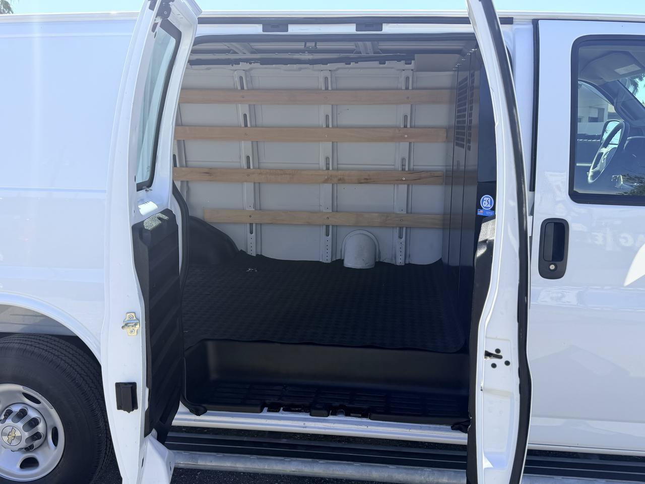 Used 2025 Chevrolet Express 2500 w/ Driver Convenience Package RWD image 10