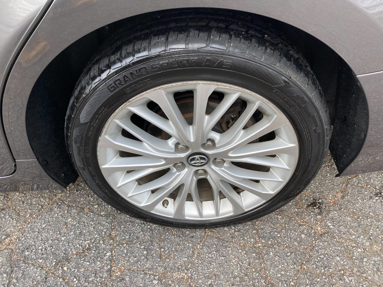 Used 2018 Toyota Camry XLE w/ Driver Assist Package FWD image 9