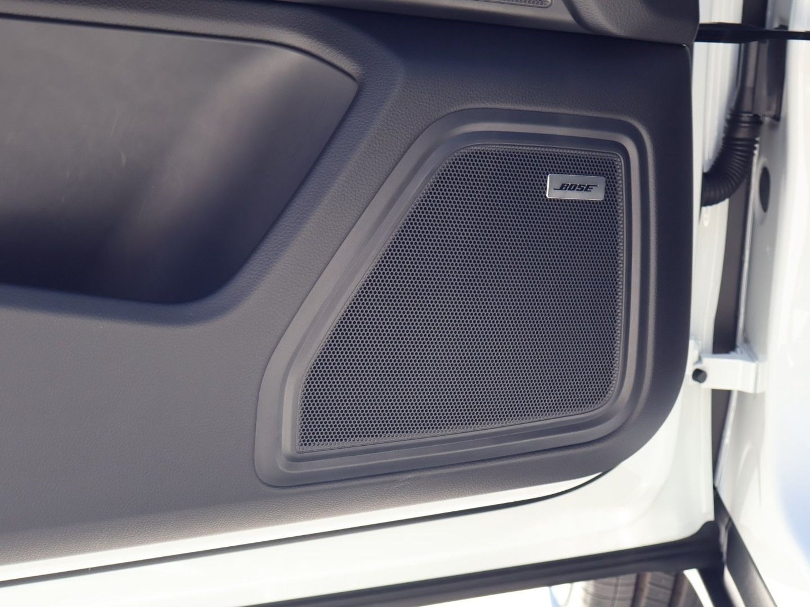 Certified 2026 Porsche Macan AWD/4WD image 11