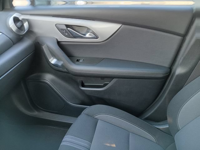 Used 2025 Chevrolet Blazer LT AWD/4WD image 10