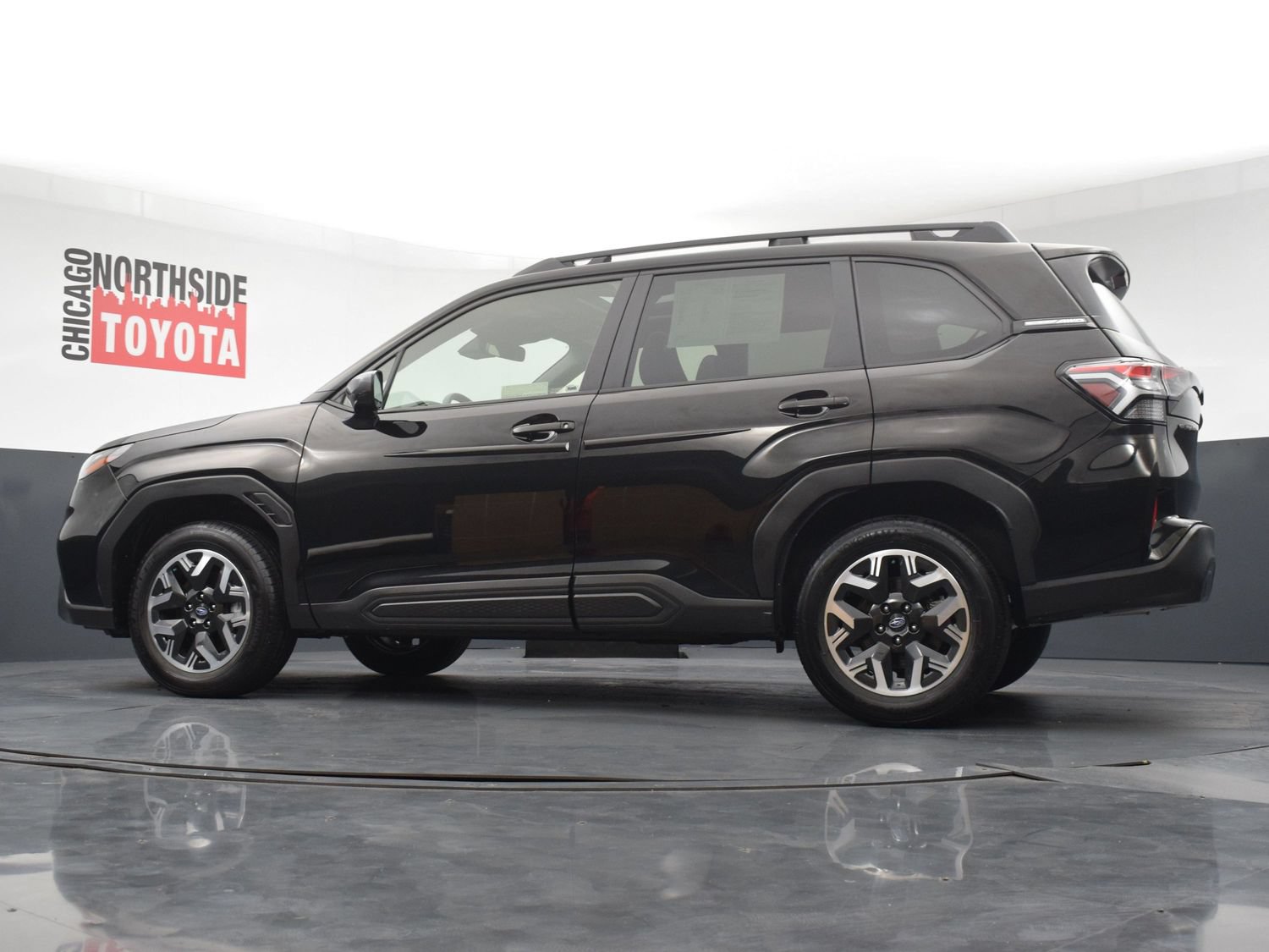 Used 2025 Subaru Forester Premium AWD/4WD image 30