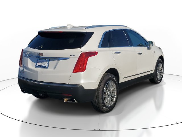 Used 2017 Cadillac XT5 Luxury w/ Driver Awareness Package AWD/4WD image 4