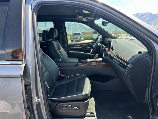 Certified 2021 Cadillac Escalade ESV Premium Luxury w/ Driver Assist Tech Package AWD/4WD image 33