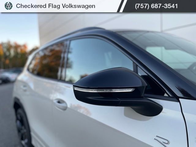 New 2026 Volkswagen Tiguan SE R-Line image 4