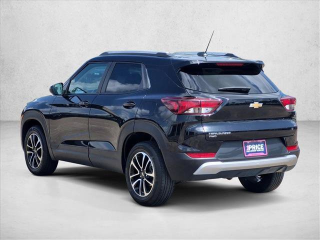 Used 2025 Chevrolet TrailBlazer LT AWD/4WD image 7