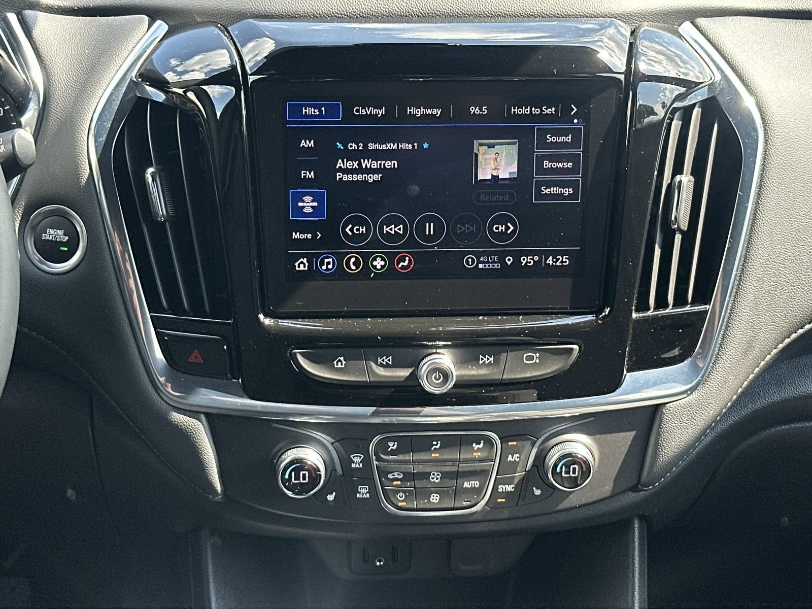 Used 2023 Chevrolet Traverse LT AWD/4WD image 25