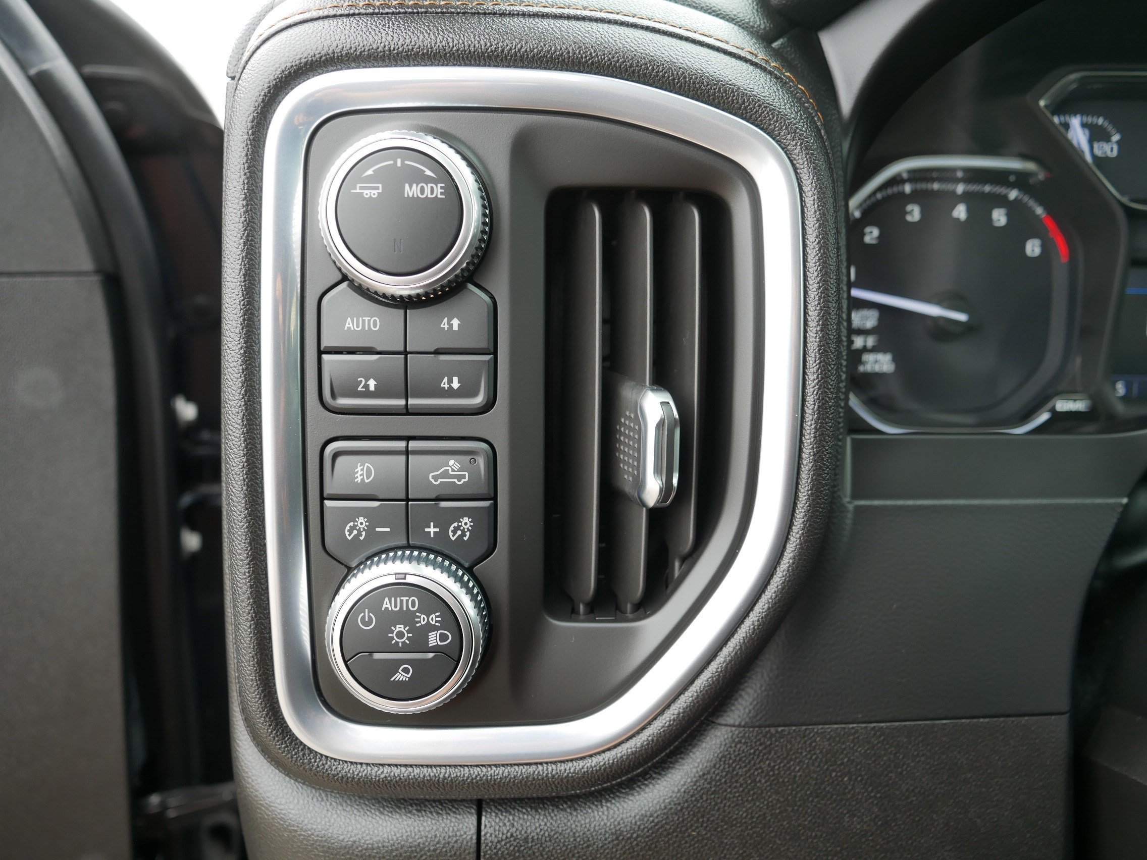Used 2021 GMC Sierra 1500 AT4 w/ AT4 Value Package AWD/4WD image 26