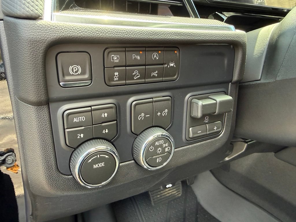 New 2026 Chevrolet Tahoe RST w/ Sun And Tow Package AWD/4WD image 16