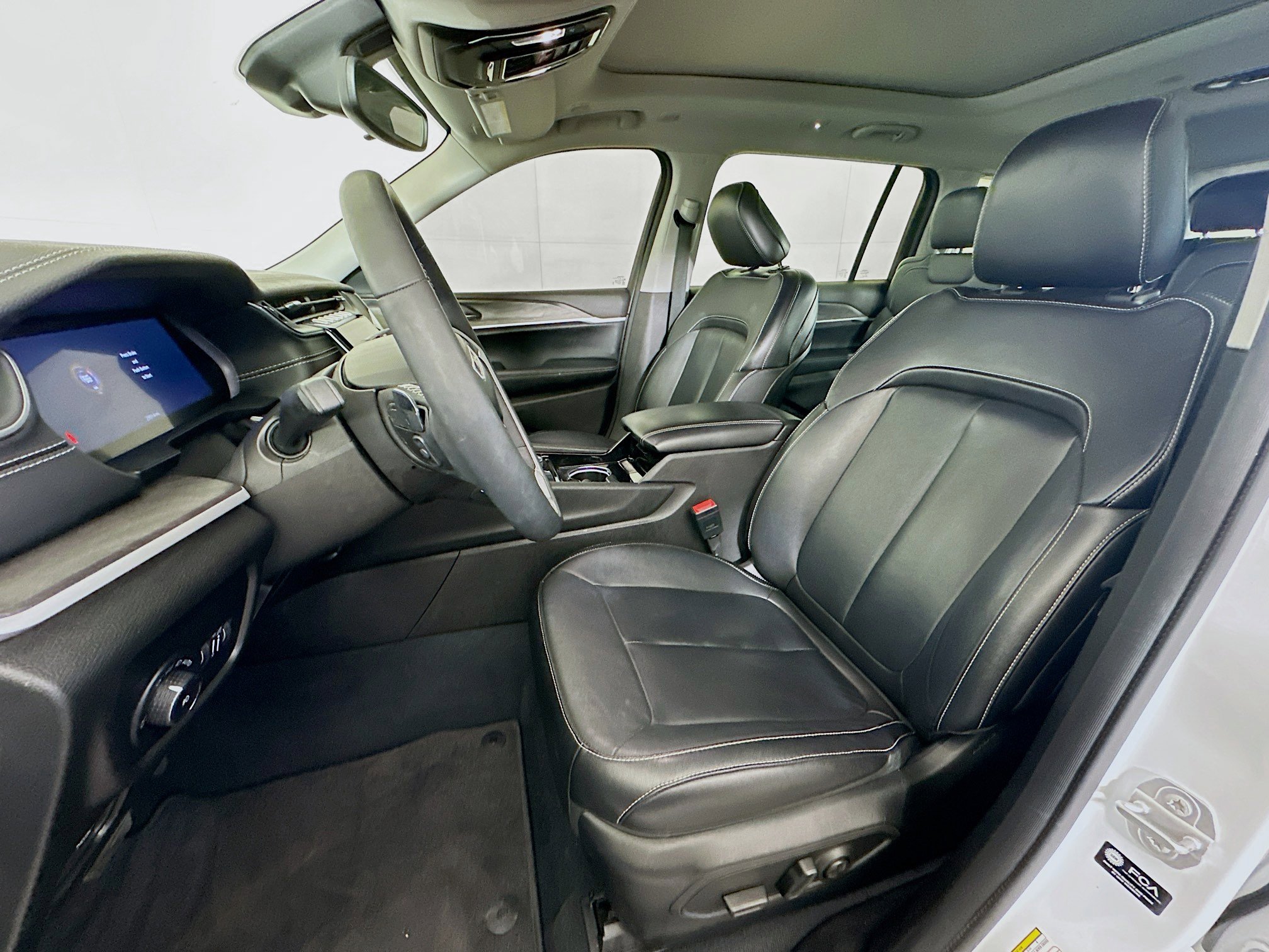 Used 2023 Jeep Grand Cherokee L Limited w/ Trailer Tow Group (B) image 13