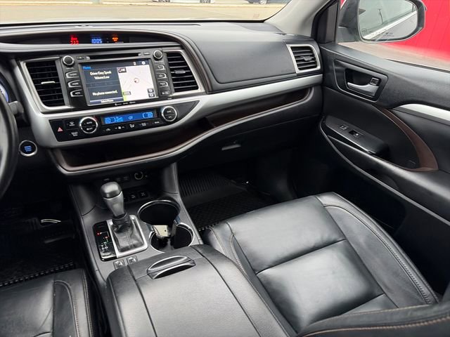 Used 2018 Toyota Highlander XLE w/ Protection Package #3 AWD/4WD image 31