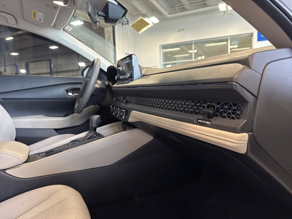 Used 2023 Honda Accord LX image 32