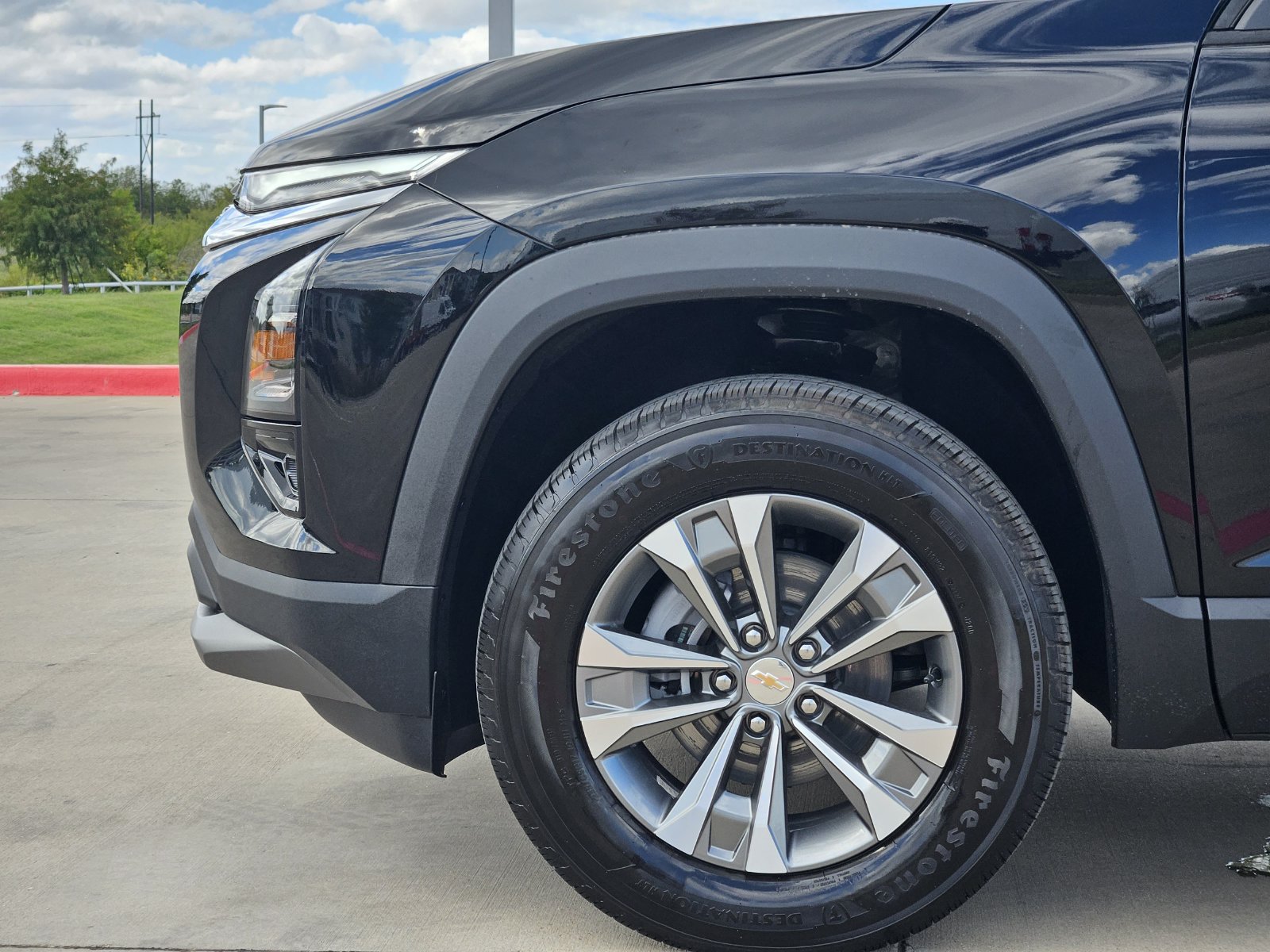 New 2027 Chevrolet Equinox LT w/ Safety and Technology Package FWD image 11