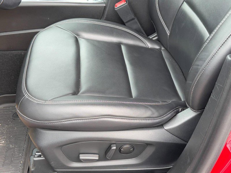 Used 2023 Ford Explorer XLT w/ Equipment Group 202A image 23