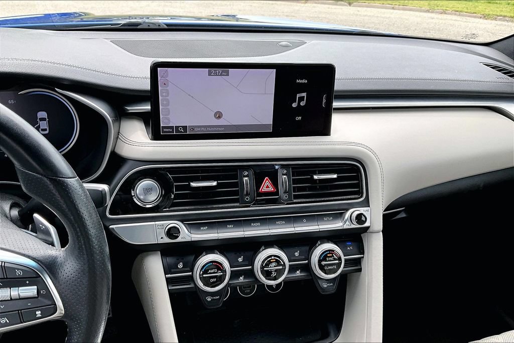 Used 2022 Genesis G70 3.3T RWD image 6