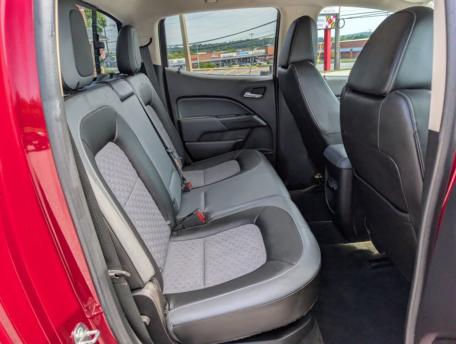 Used 2017 Chevrolet Colorado Z71 AWD/4WD image 13