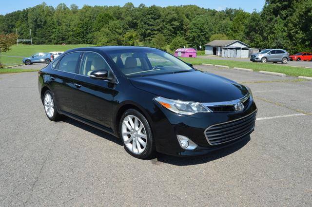 Used 2013 Toyota Avalon Limited FWD image 56