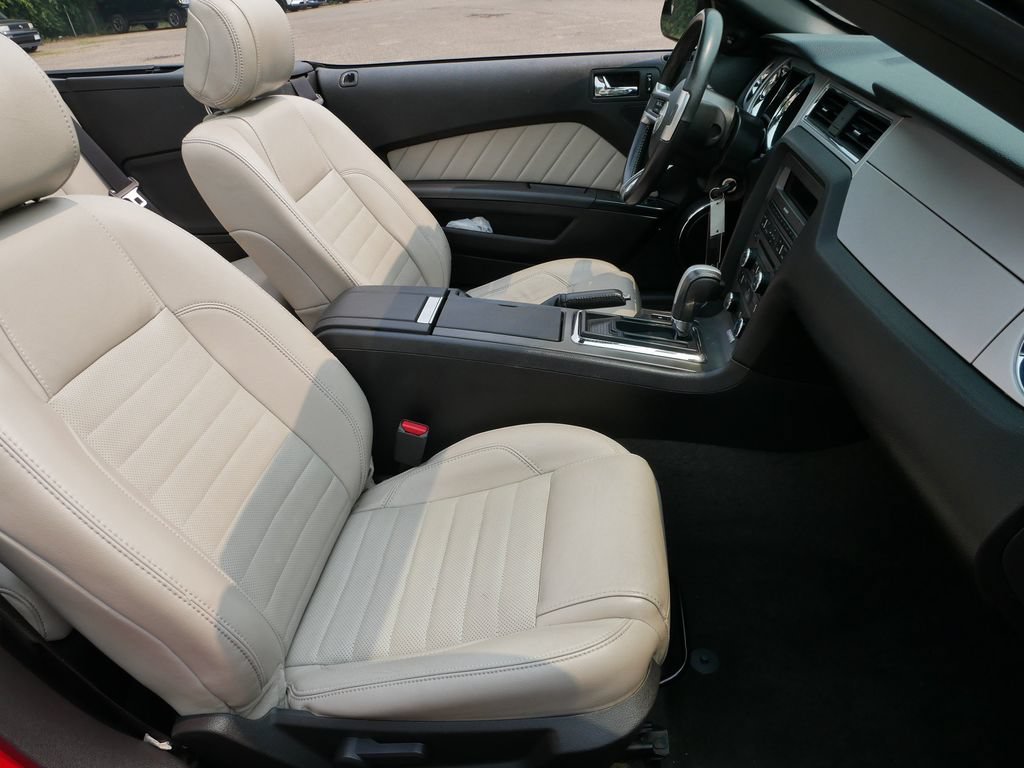 Used 2014 Ford Mustang Premium RWD image 10