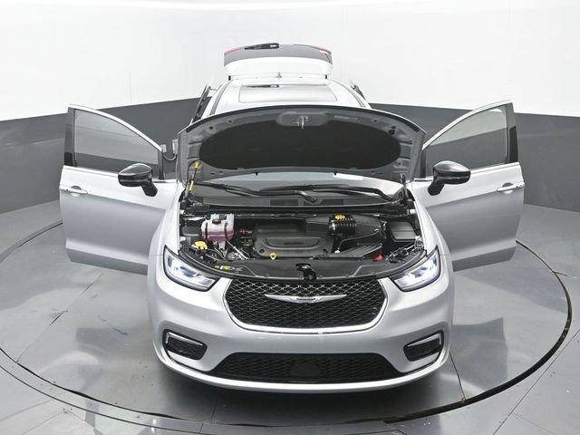 Used 2026 Chrysler Pacifica Limited FWD image 35