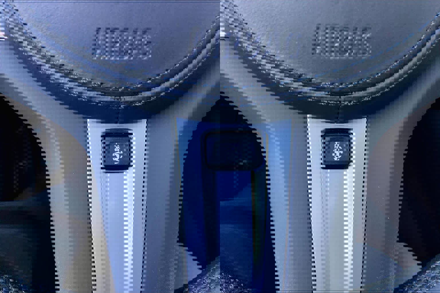 Used 2023 BMW M550i xDrive w/ Executive Package image 34