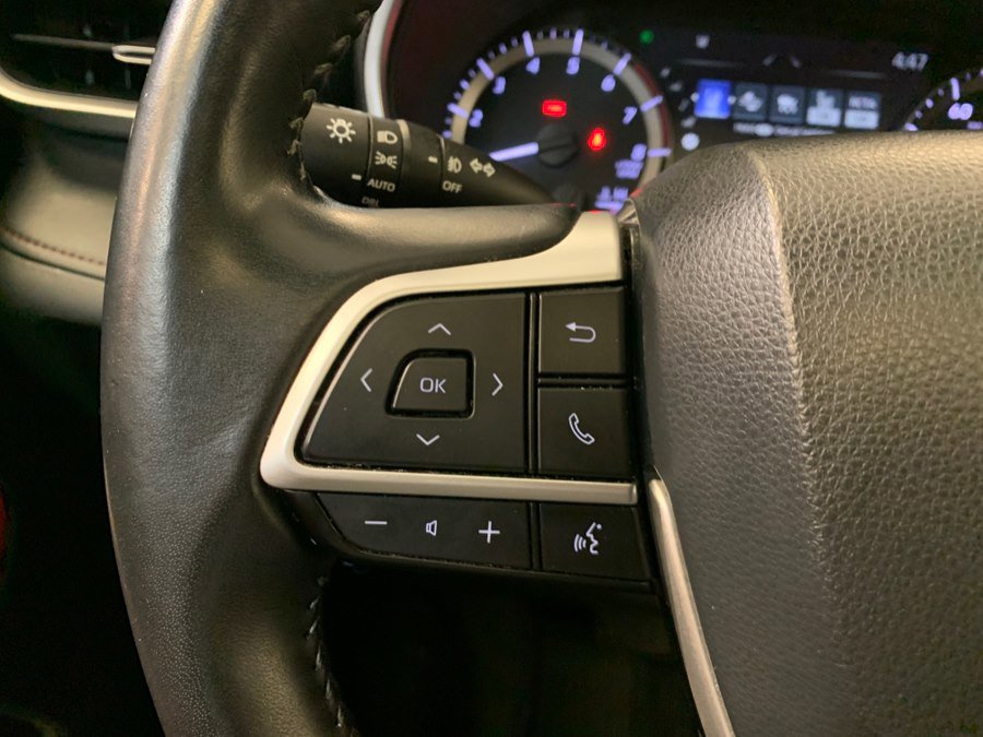 Used 2023 Toyota Highlander XSE AWD/4WD image 24