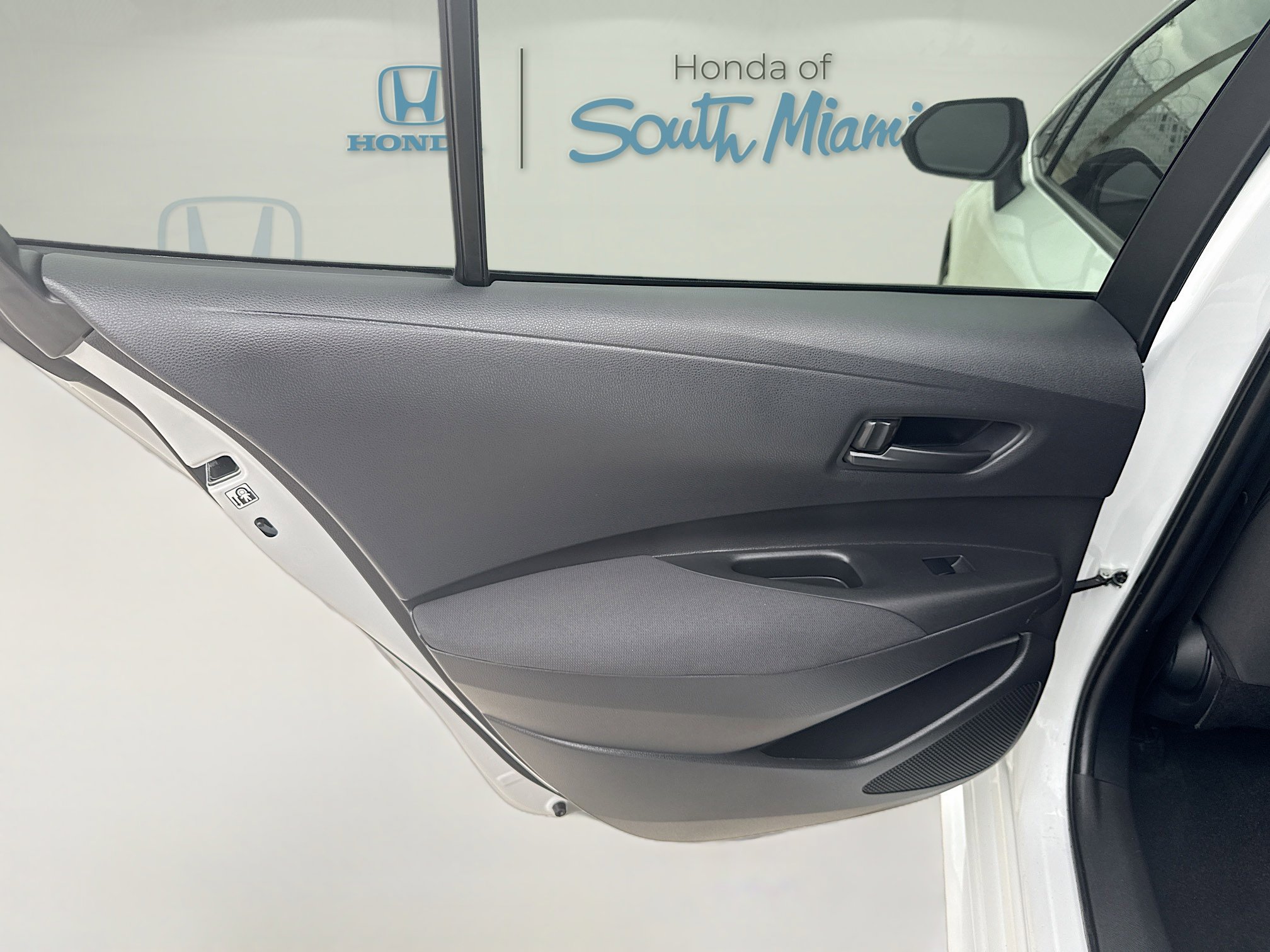 Used 2025 Toyota Corolla LE w/ Convenience Package image 24