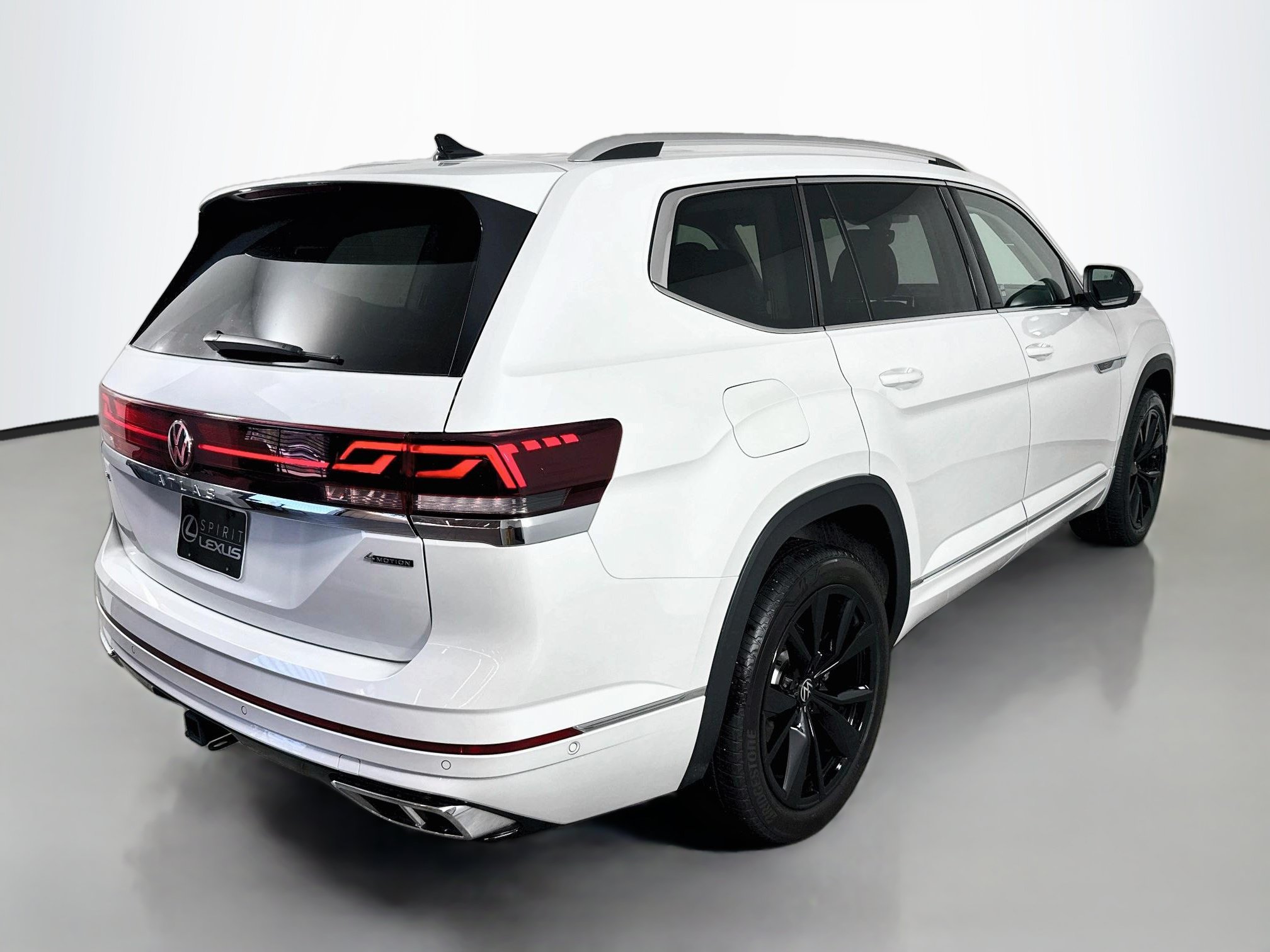Used 2024 Volkswagen Atlas SEL Premium R-Line AWD/4WD image 7