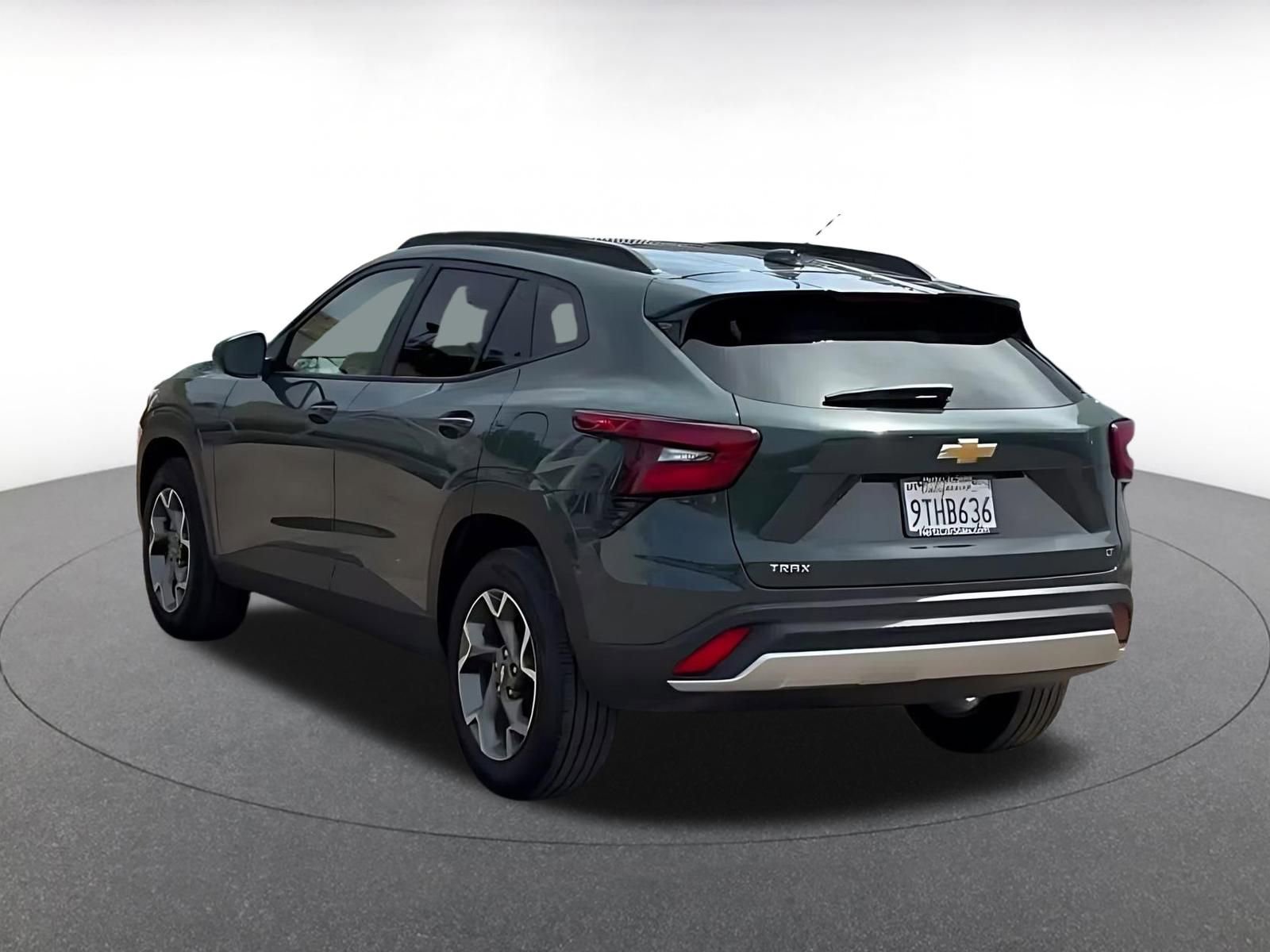Used 2025 Chevrolet Trax LT w/ LT Convenience Package image 11