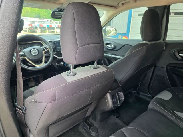 Used 2014 Jeep Cherokee Sport image 18