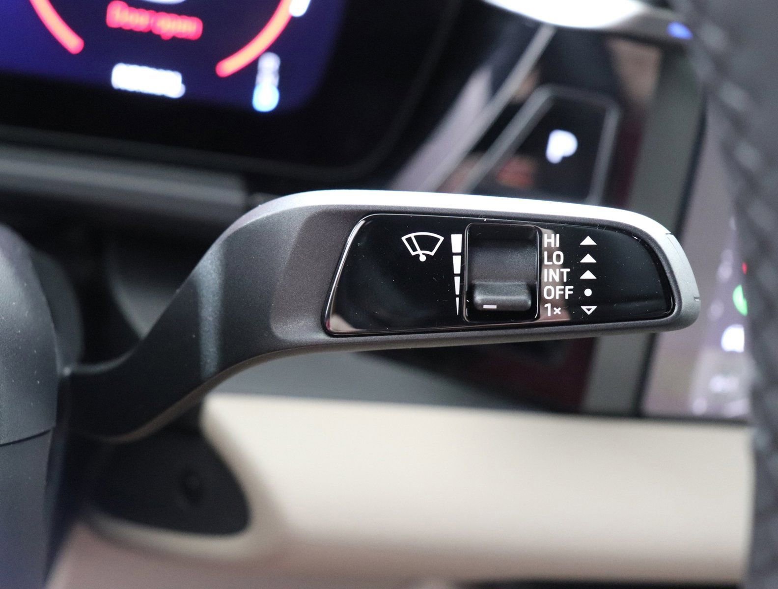 Certified 2025 Porsche Macan Electric RWD image 39
