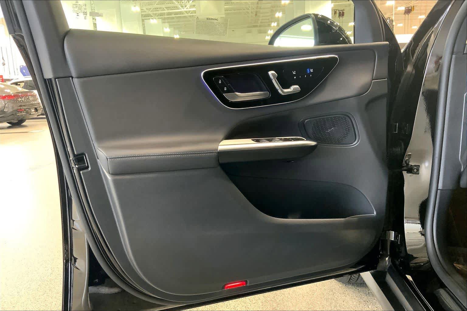 Used 2025 Mercedes-Benz GLC 300 image 19