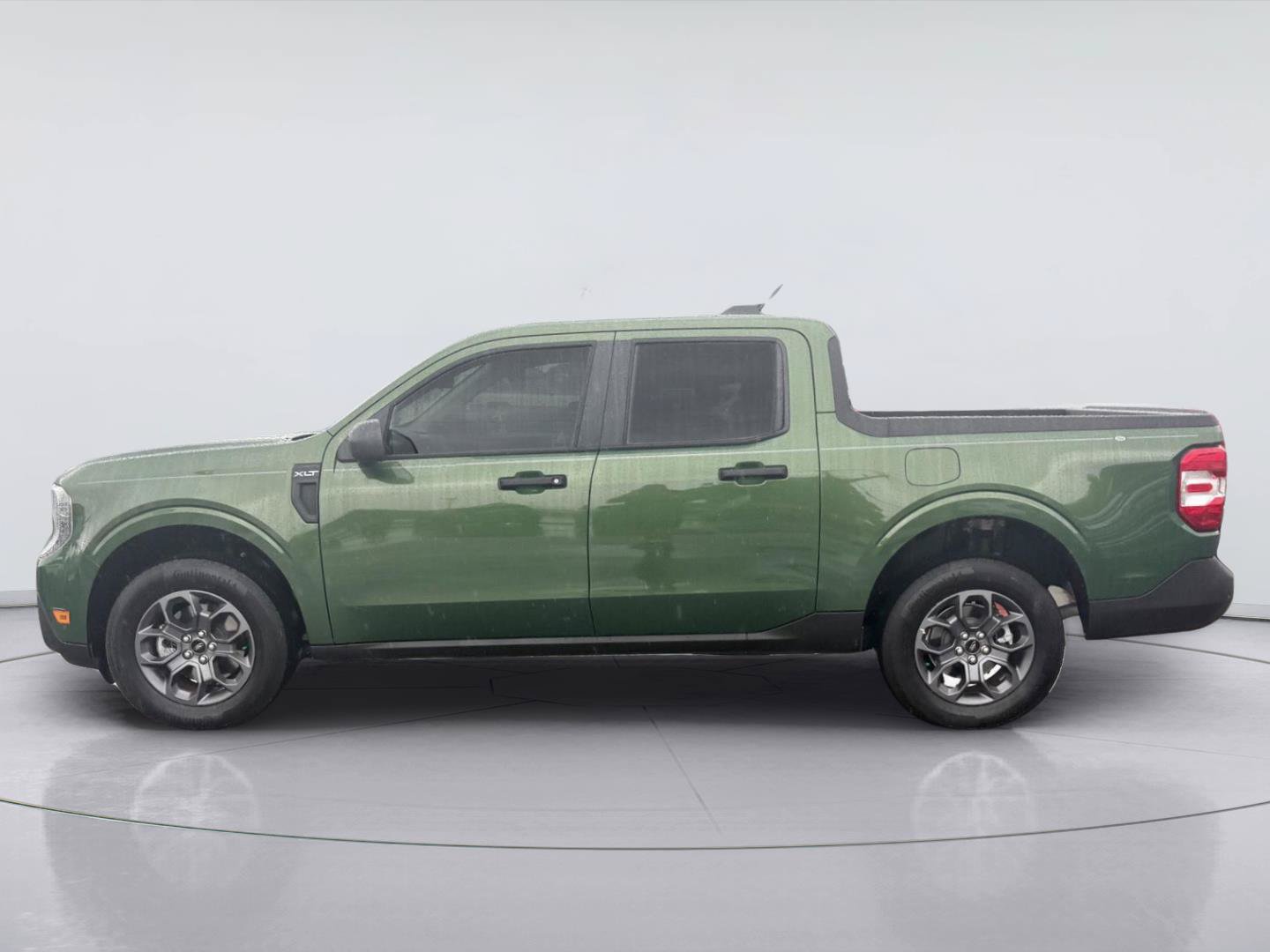 Used 2025 Ford Maverick XLT w/ Equipment Group 302A AWD/4WD image 8