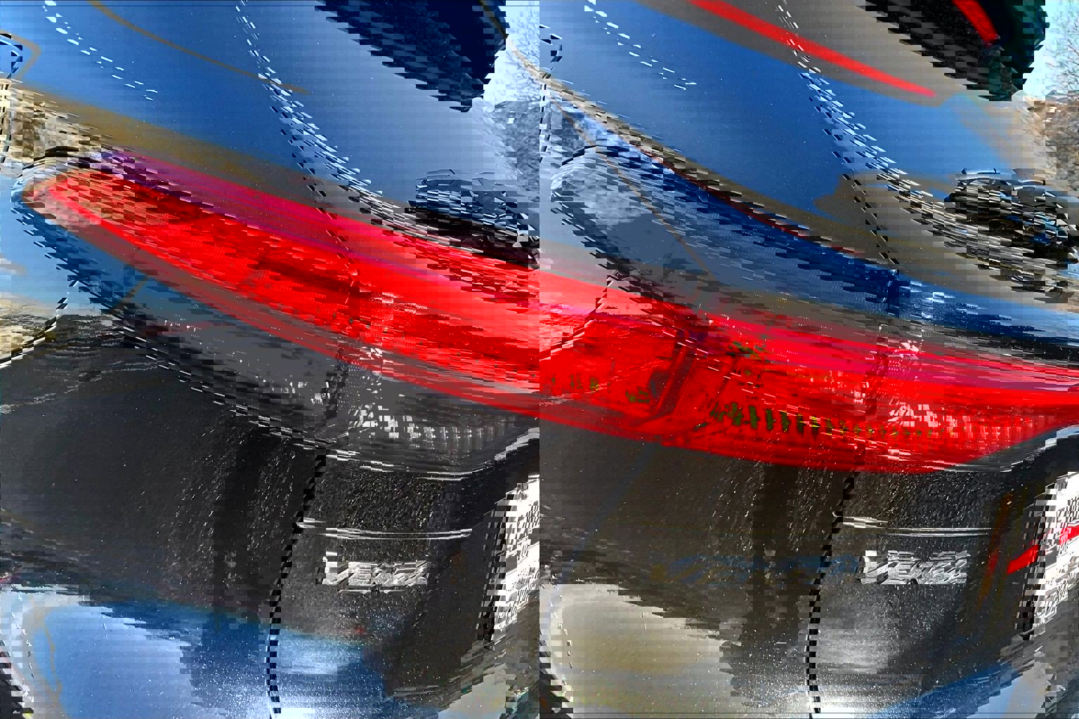 Used 2022 Toyota Venza XLE image 27