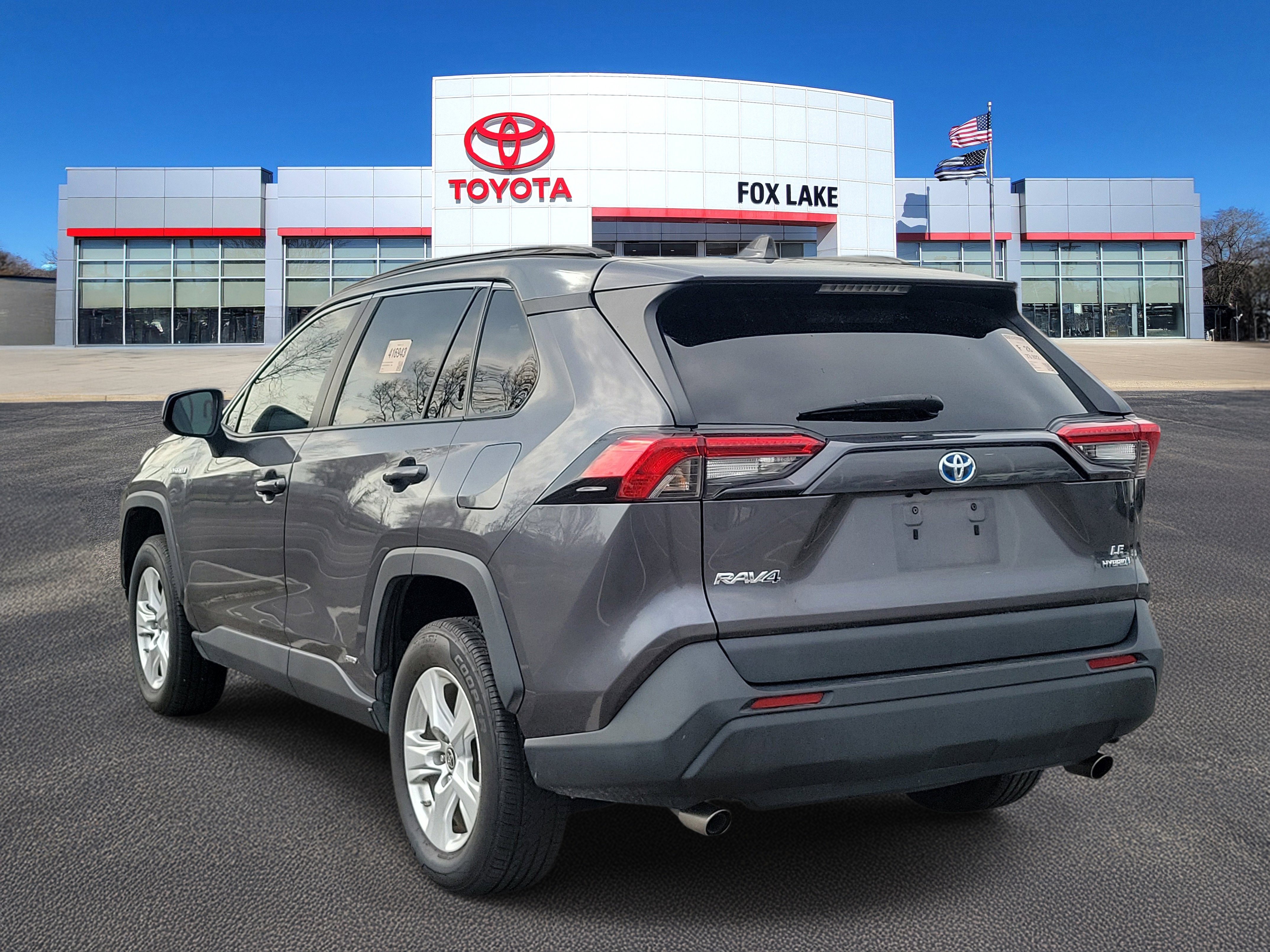 Used 2021 Toyota RAV4 LE image 3