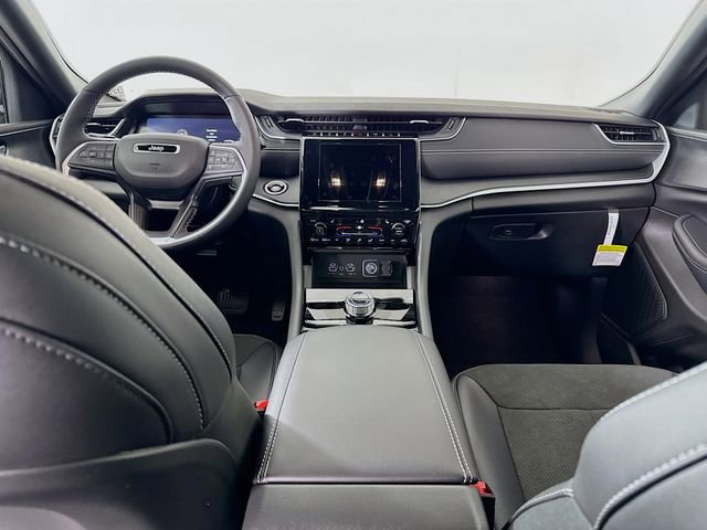 Used 2025 Jeep Grand Cherokee L Altitude image 22