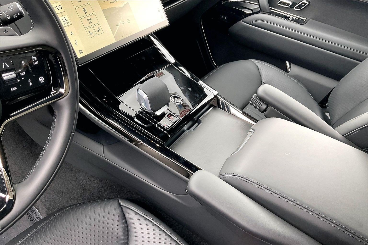 New 2026 Land Rover Range Rover Sport Dynamic SE AWD/4WD image 9