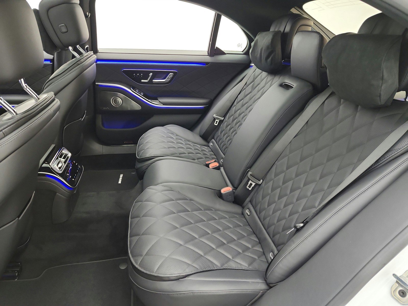 New 2026 Mercedes-Benz S 580e 4MATIC Sedan image 11