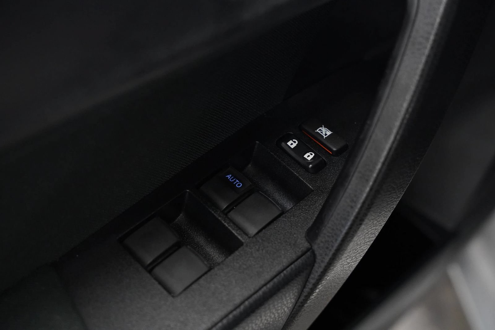 Used 2019 Toyota Corolla LE FWD image 39