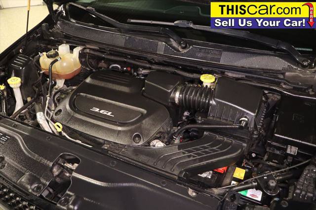 Used 2017 Chrysler Pacifica Touring-L FWD image 30