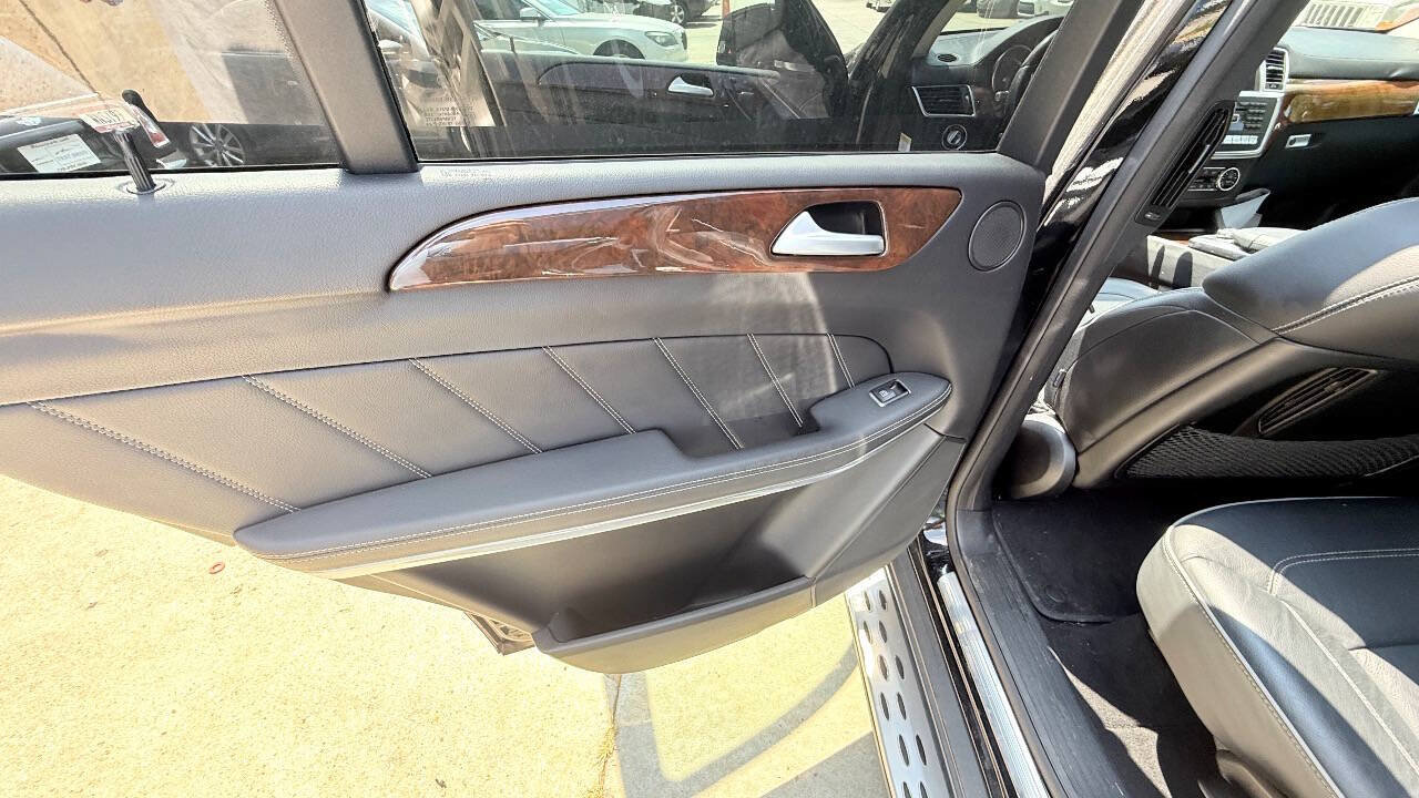 Used 2014 Mercedes-Benz GL 550 4MATIC image 28