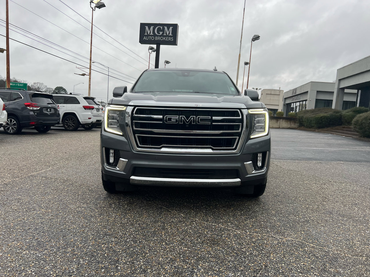 Used 2022 GMC Yukon SLT w/ SLT Premium Package image 6