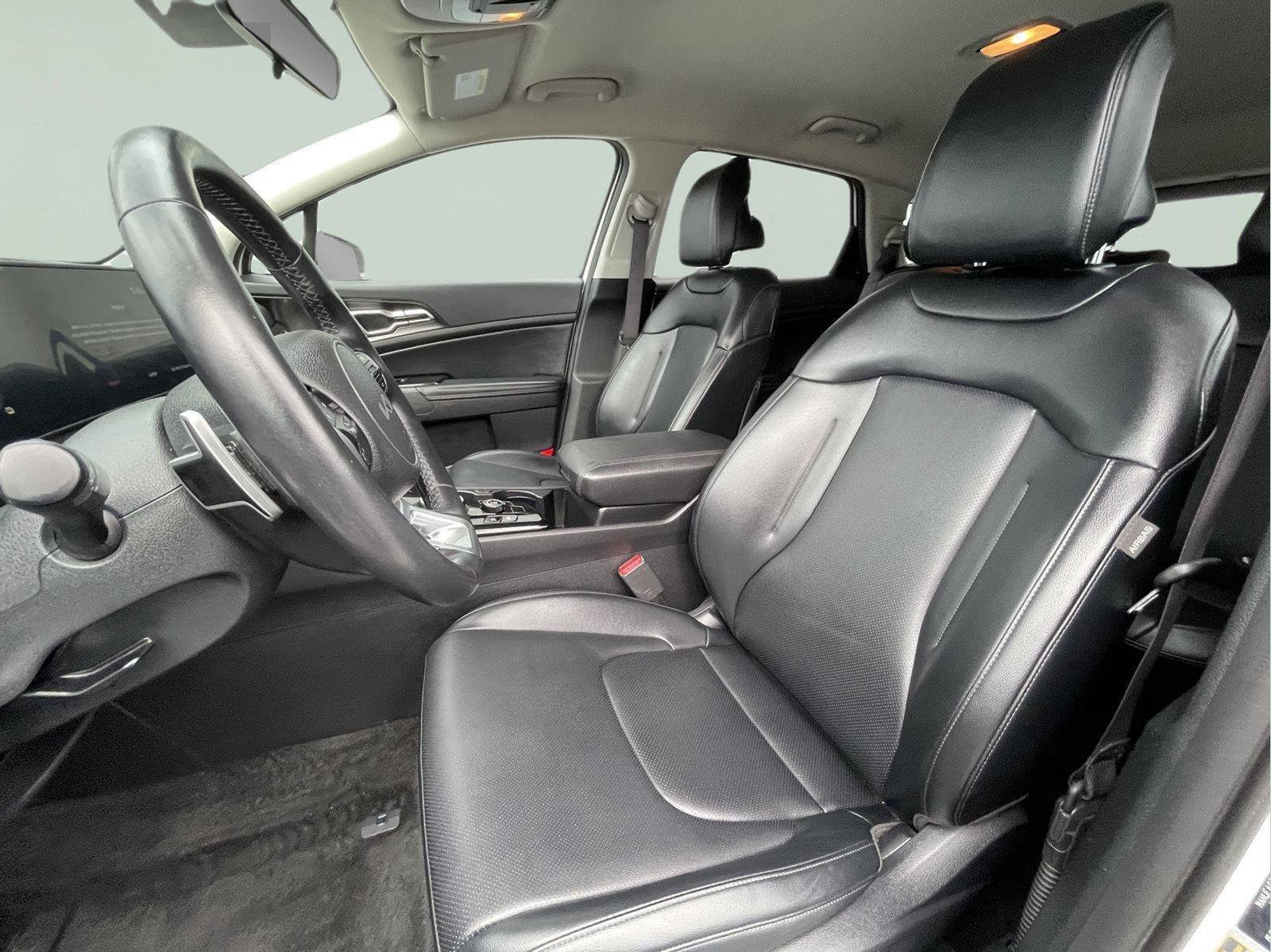 Used 2023 Kia Sportage EX AWD/4WD image 12